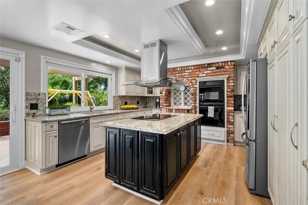 23 Quarterhorse Lane, Rolling Hills Estates, California 90274 home-pic-18